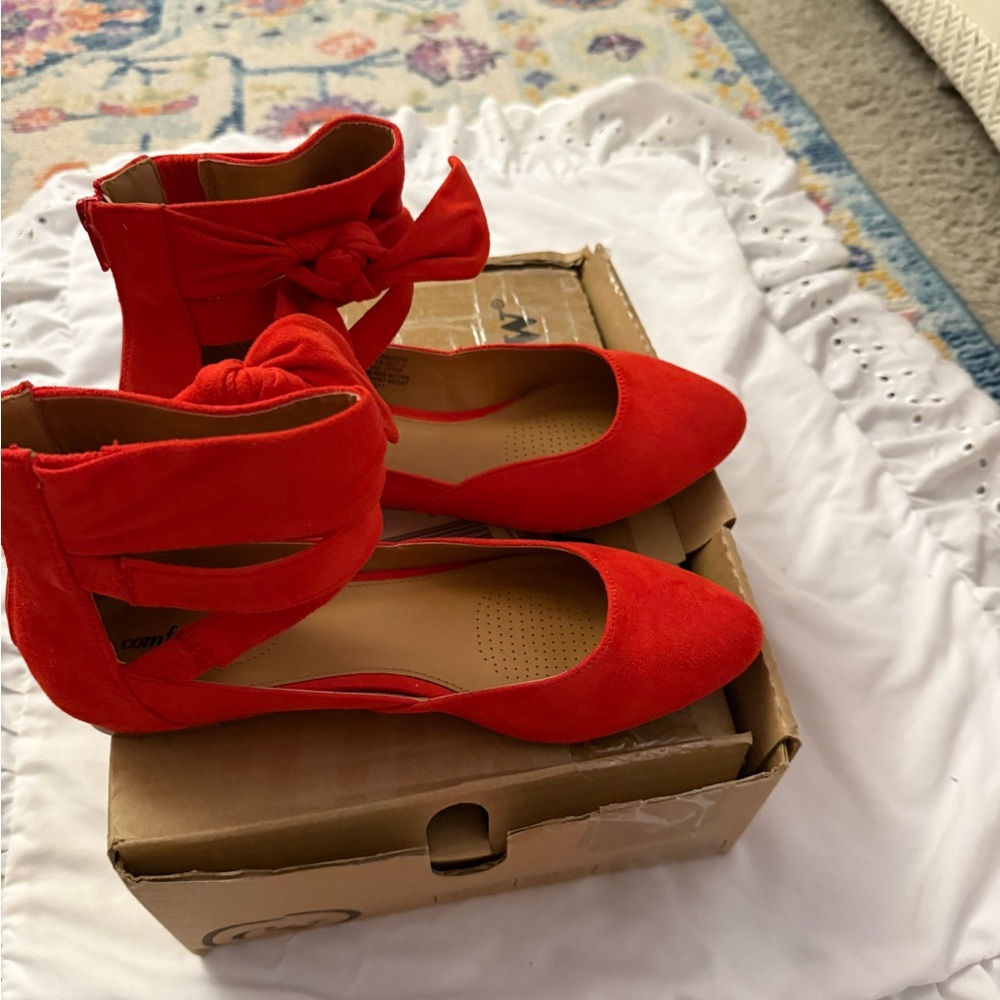 Comfortview Red Flats with Bow Accent